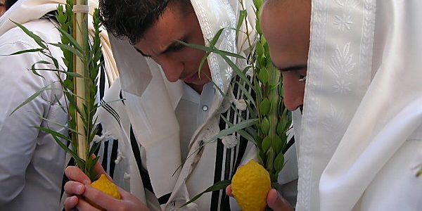 Sukkot_Priestly_Blessing_1