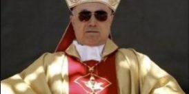 cardinal-bertone-petrus-romanus-275×275