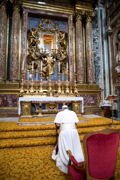 Pope Francis in synagogue